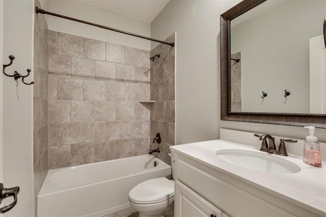 Building Photo - 3022 Maverick Dr