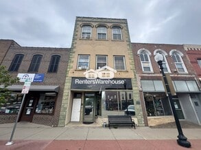 Building Photo - 105 2nd St E