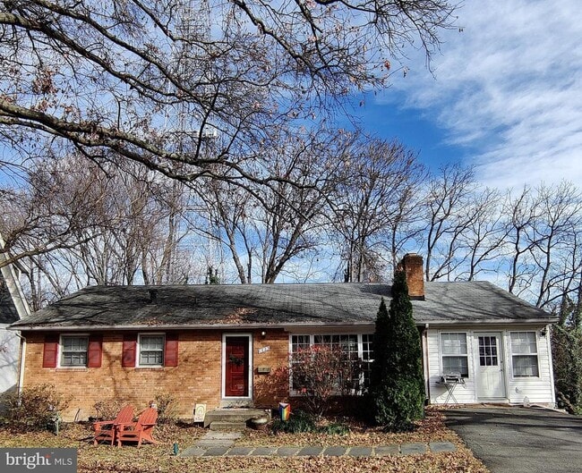 Building Photo - 1823 N Harrison St