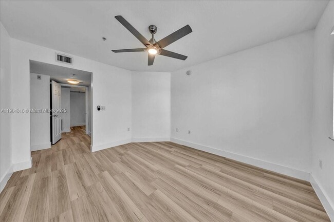 Building Photo - 2516 Centergate Dr