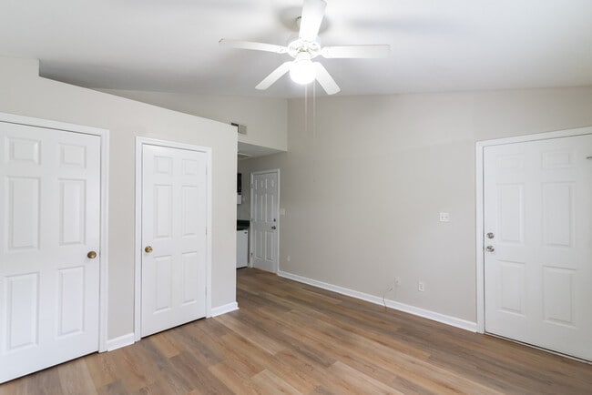 Building Photo - 285 E Harrison St