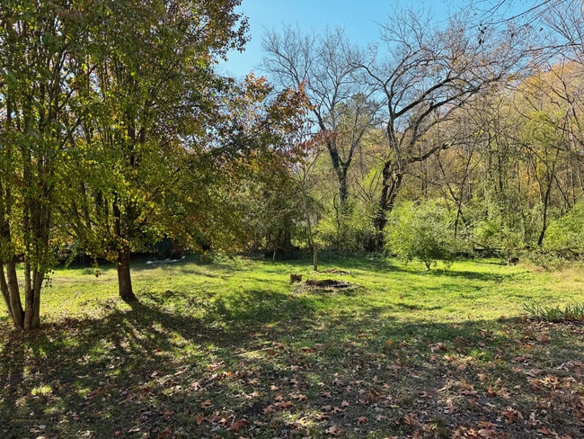 Building Photo - 3 Bedroom East Ridge House