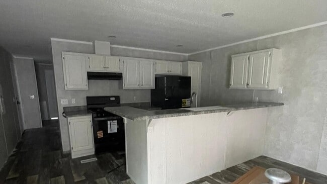 Building Photo - 1019 W Main St