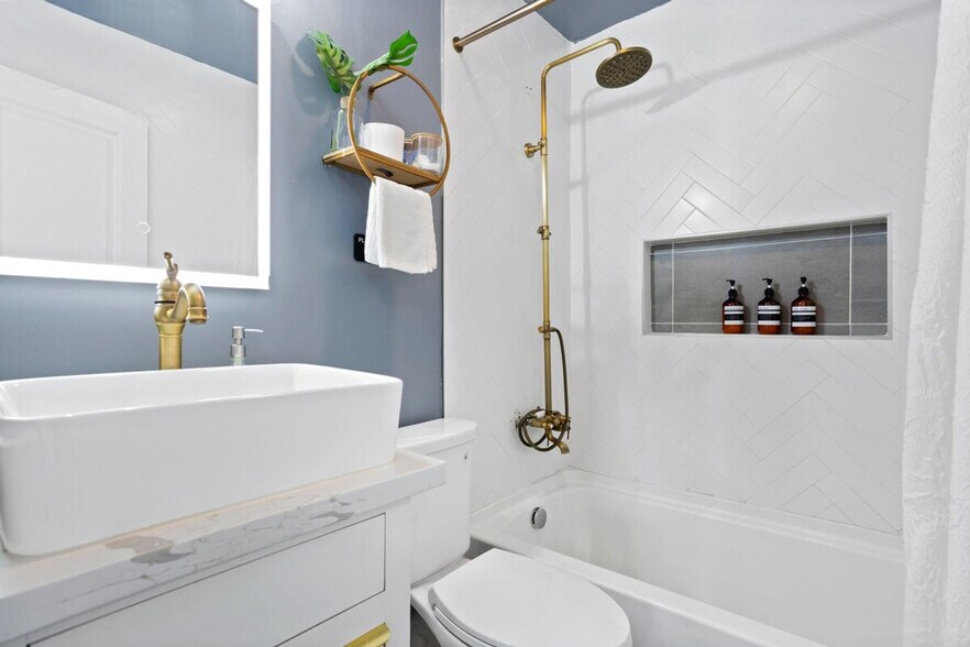 Building Photo - 2620 Arbor St