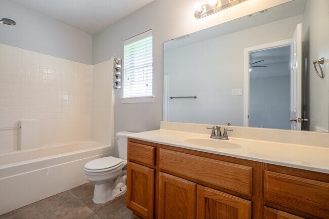 Building Photo - 1520 Strasburg Cir