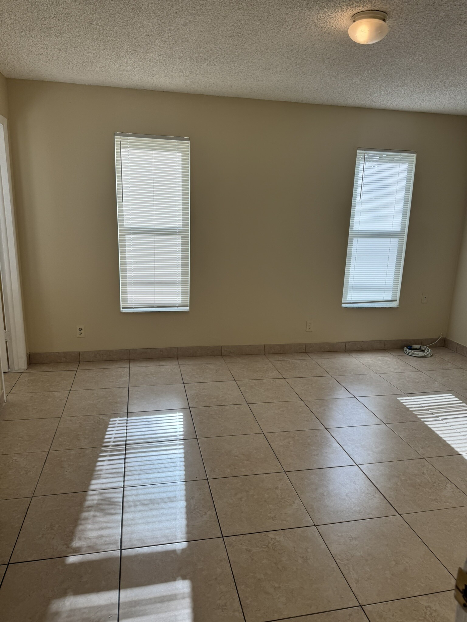 Building Photo - 312 N 62nd Ave