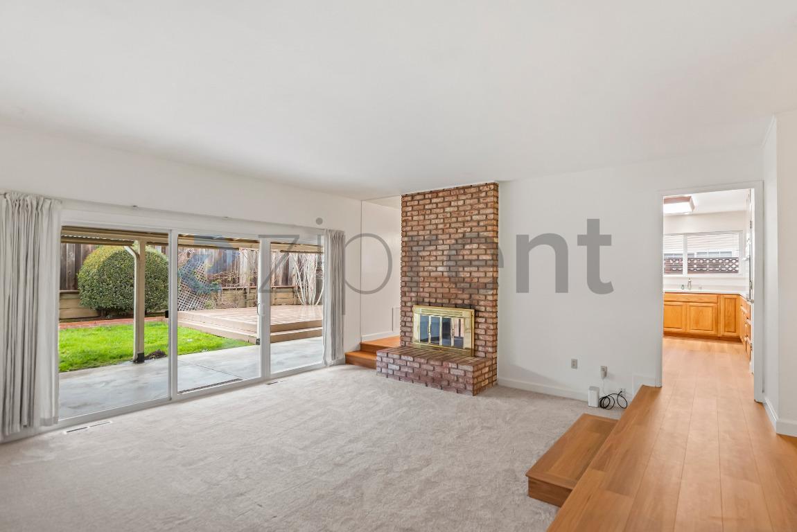 Building Photo - 5063 Maitland Dr