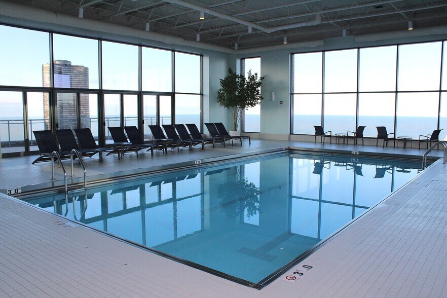 Building Photo - 450 E Waterside Dr