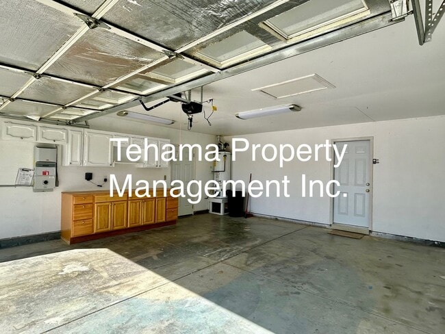 Building Photo - Newly remodeled 4 bedroom 2 bathroom