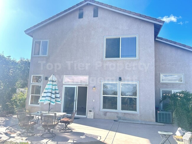 Building Photo - Beautiful 4 bed, 3 bath, 2,726 sqft House ...