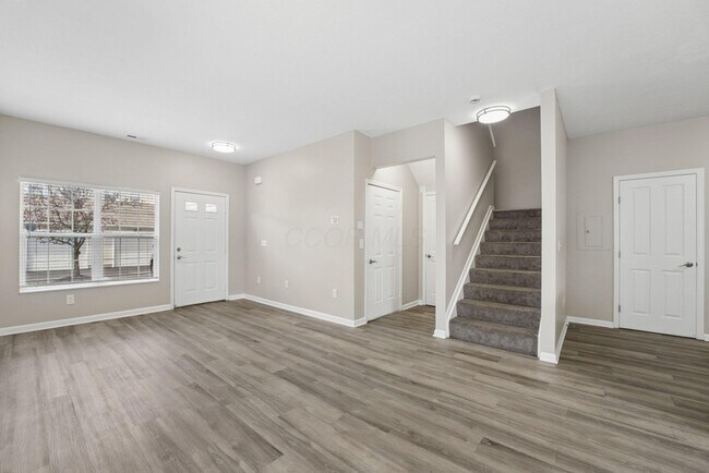 Building Photo - 7621 Lorimar Dr