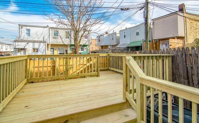 Building Photo - 119 S Conkling St