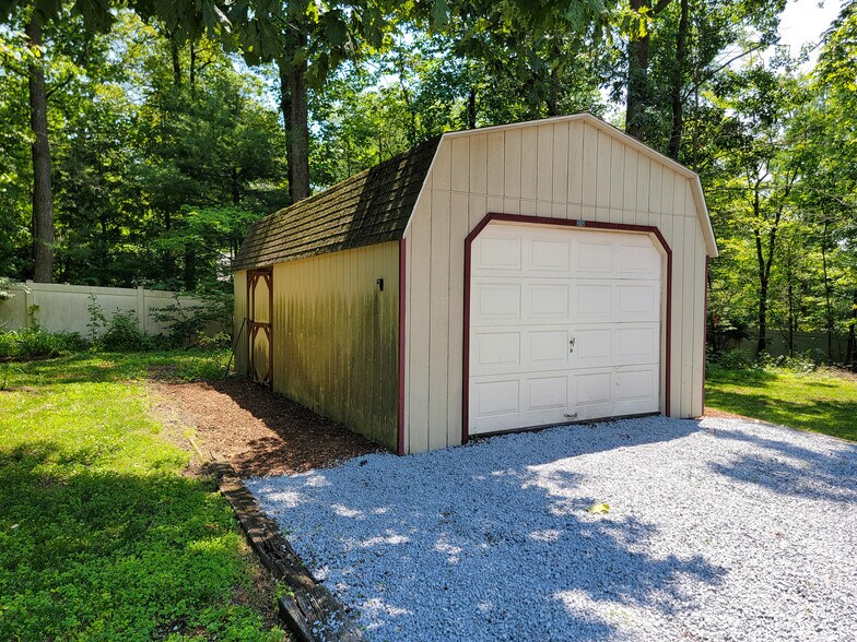 Building Photo - 380 Netzley Dr