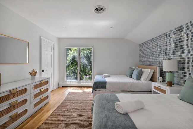 Building Photo - 2A Cherry Ln