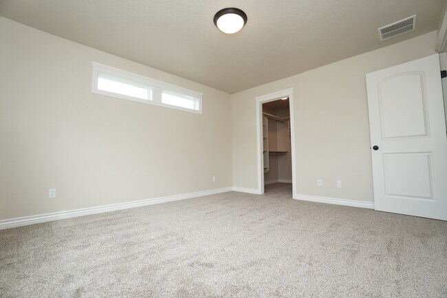 Building Photo - 38 E Ranch Dr