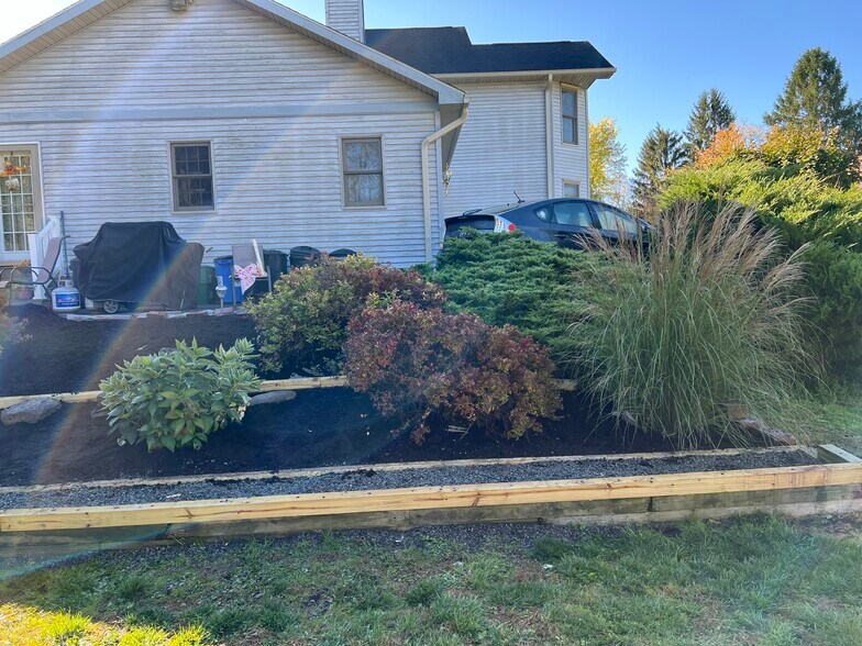 Veiw of parking area - 26B Rochester St