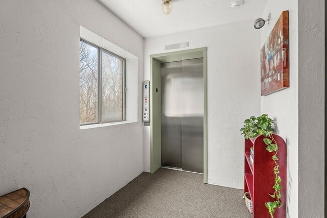 Building Photo - 245 Sea St