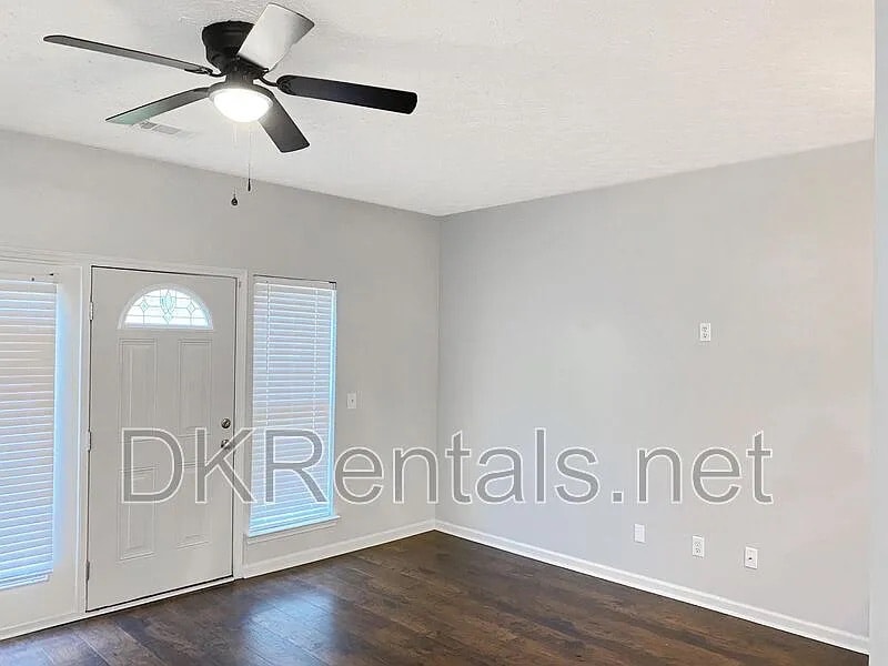 Building Photo - Room in Townhome on Stone Gate Way