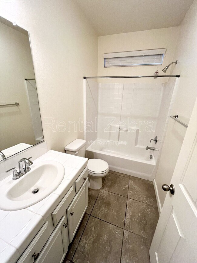 Building Photo - 4388 Bixby Way