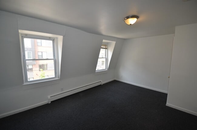 Primary Photo - 30 Yale Ave
