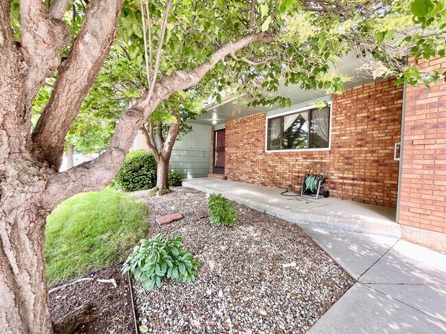 Building Photo - Spacious 4 bed/ 3 bath Two Story Home with Finished Basement - Lawn and Garden Care Included, New...