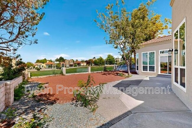 Building Photo - 11509 Woodmar Ln NE