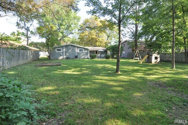 Building Photo - 721 Princess Dr