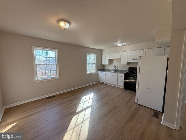 Building Photo - 534 Olde Greenwich Cir