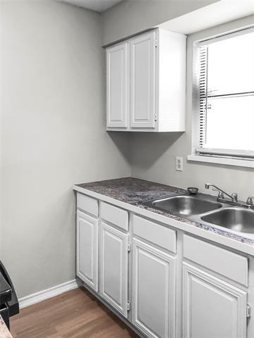 Building Photo - 1114 Valley View Dr