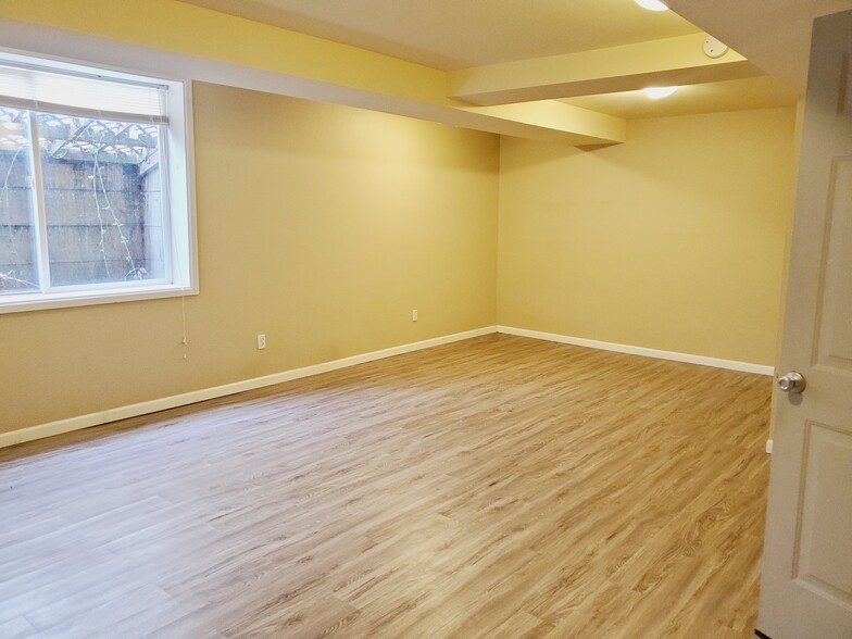 The biggest room I ever saw ?? - 828 Blueberry Ln