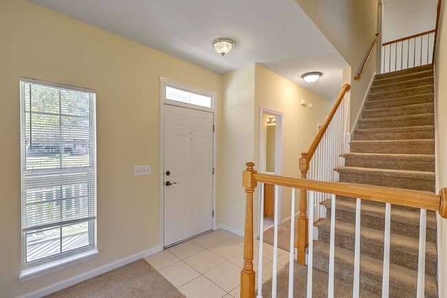 Building Photo - Gorgeous 2 Story Home In Belle Hall!