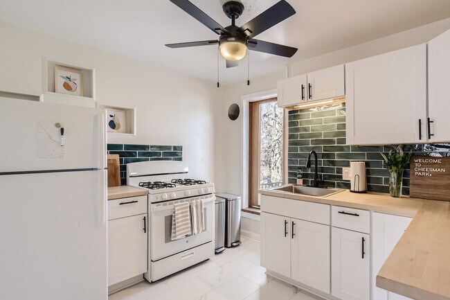 Building Photo - 1244 York St