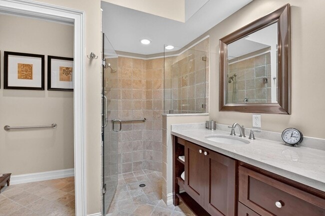 Building Photo - 5850 NW 21st Ave