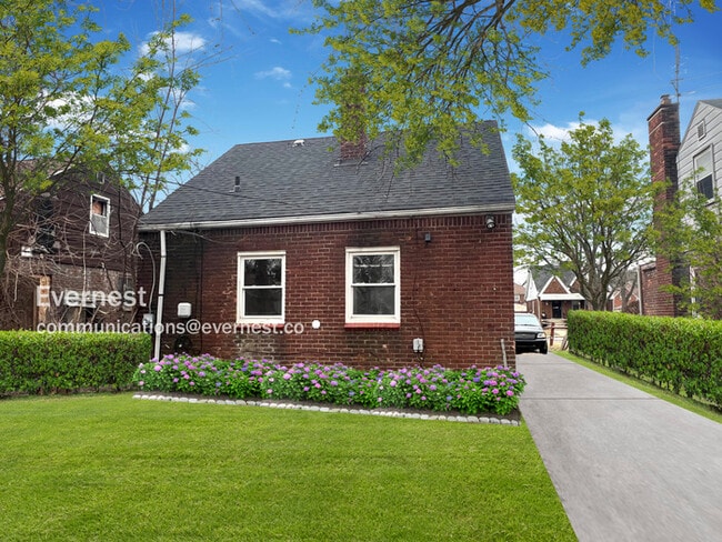 Building Photo - 18932 Alcoy Ave