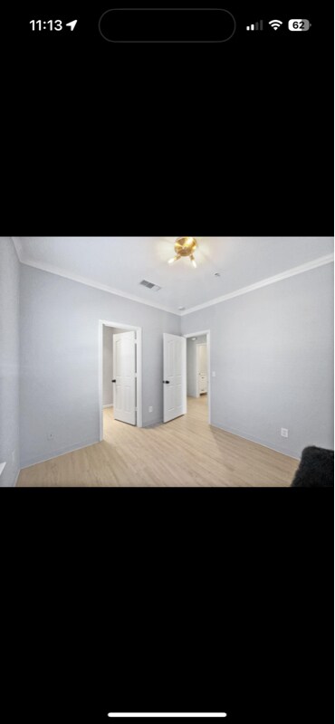 Building Photo - 3301 N Park Dr