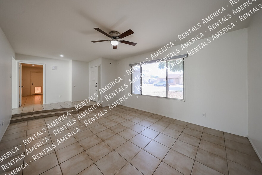 Building Photo - 5214 W Redfield Rd