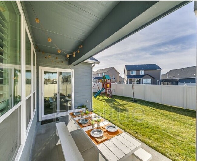 Building Photo - 3467 S Barletta Ave