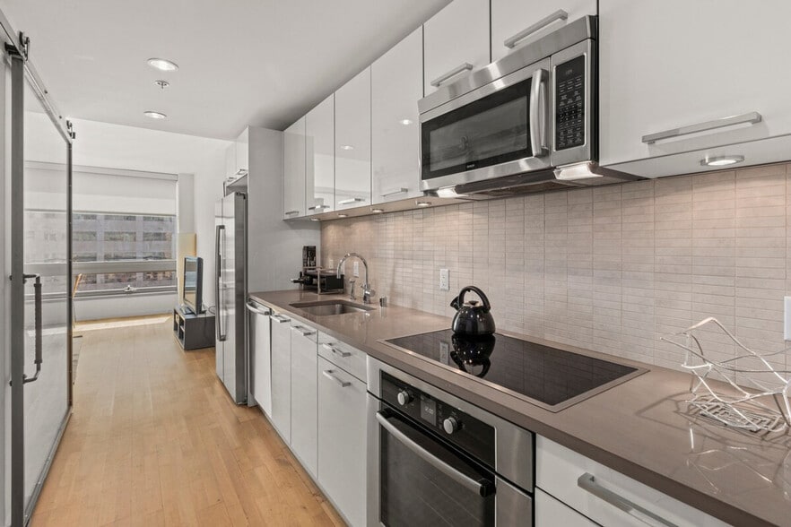 Building Photo - 666 Folsom St