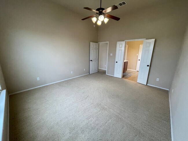 Building Photo - 6704 Golden Oak Ln