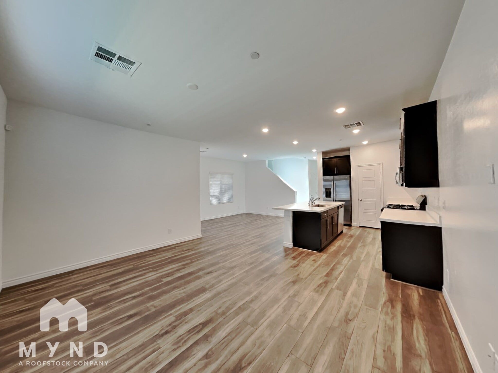 Building Photo - 600 Carriage Hill Dr