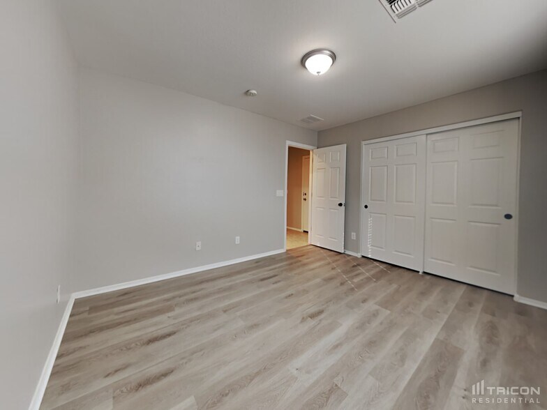 Building Photo - 14131 W Corrine Dr