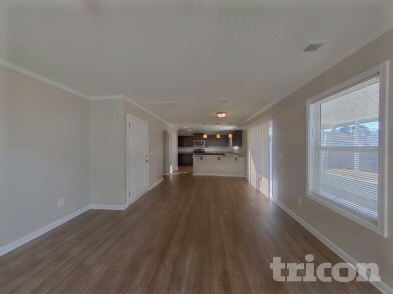 Building Photo - 309 Finch Ln