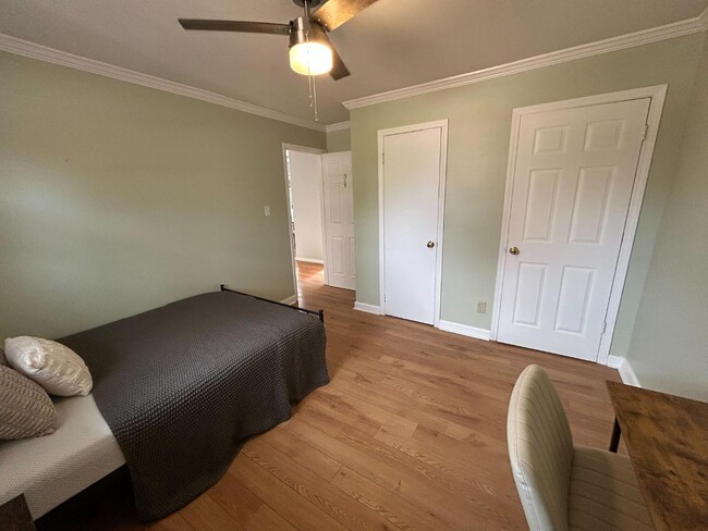 Building Photo - 900 Newcombe Rd