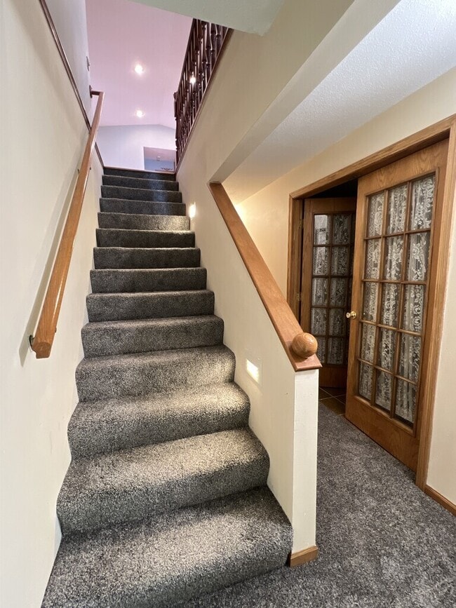 Building Photo - 4563 Camelot Dr