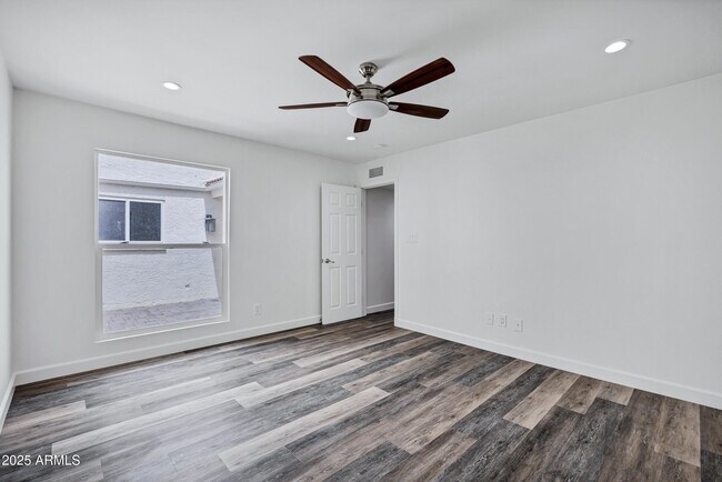 Building Photo - 11459 N 56th St