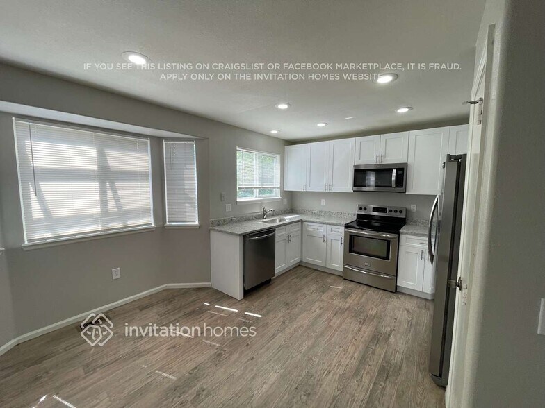 Building Photo - 4881 N Silverlace Dr