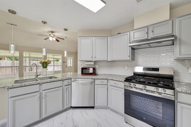 Building Photo - 16514 Camino Del Sol Dr