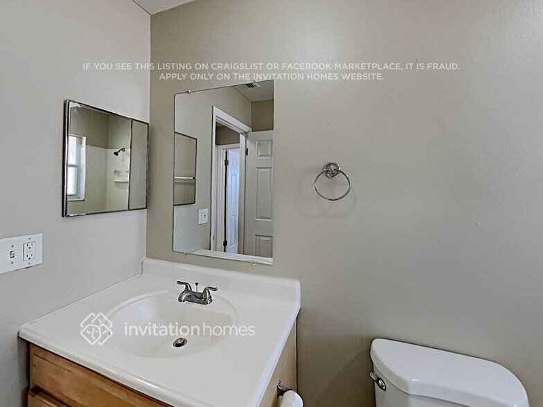 Building Photo - 2706 40th St W