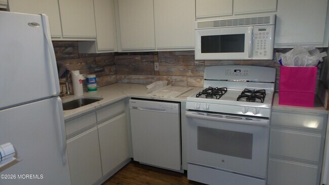 Building Photo - 3403 Bridge Ave