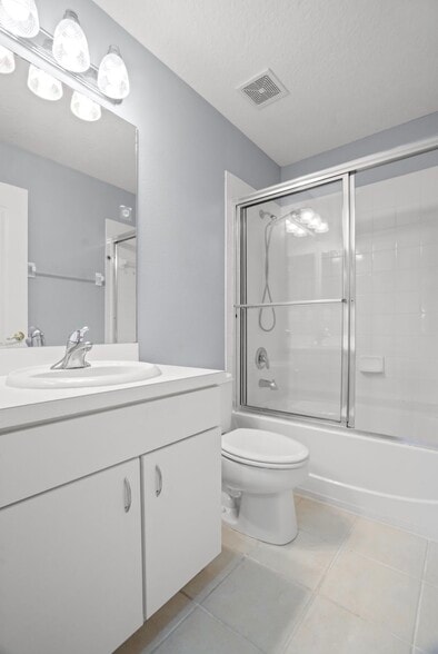 Building Photo - 13137 Kings Crossing Dr